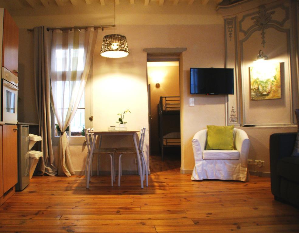 Lou Magnan Apartamento LʼIsle-sur-la-Sorgue Habitación foto